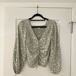 Abercrombie and Fitch Women’s Puff Sleeve Blouse